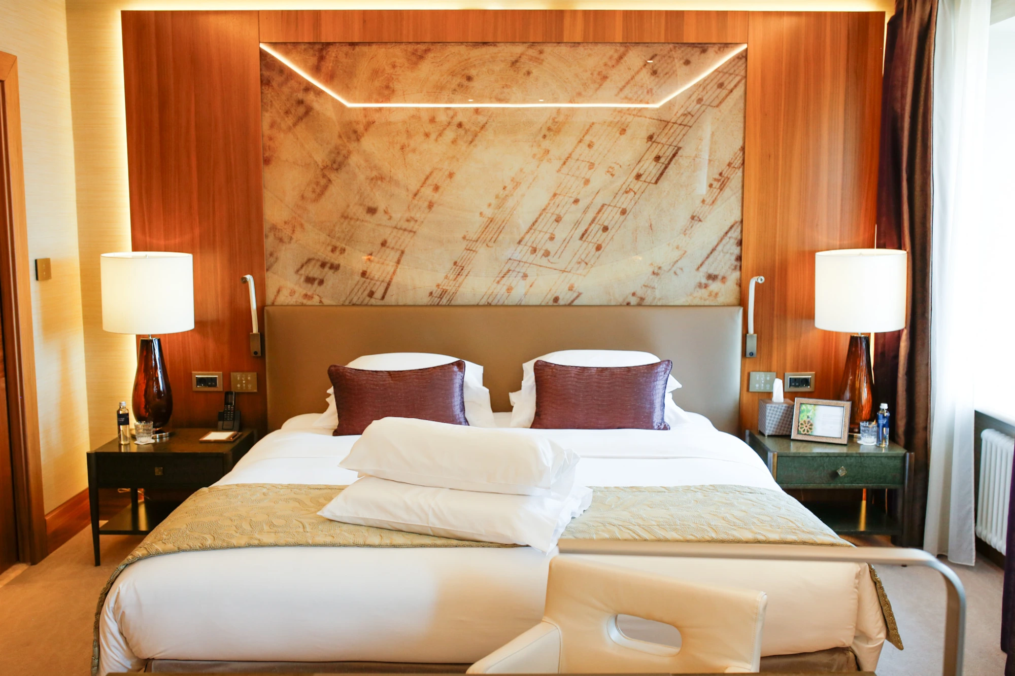 Grand Hotel Kempinski huone