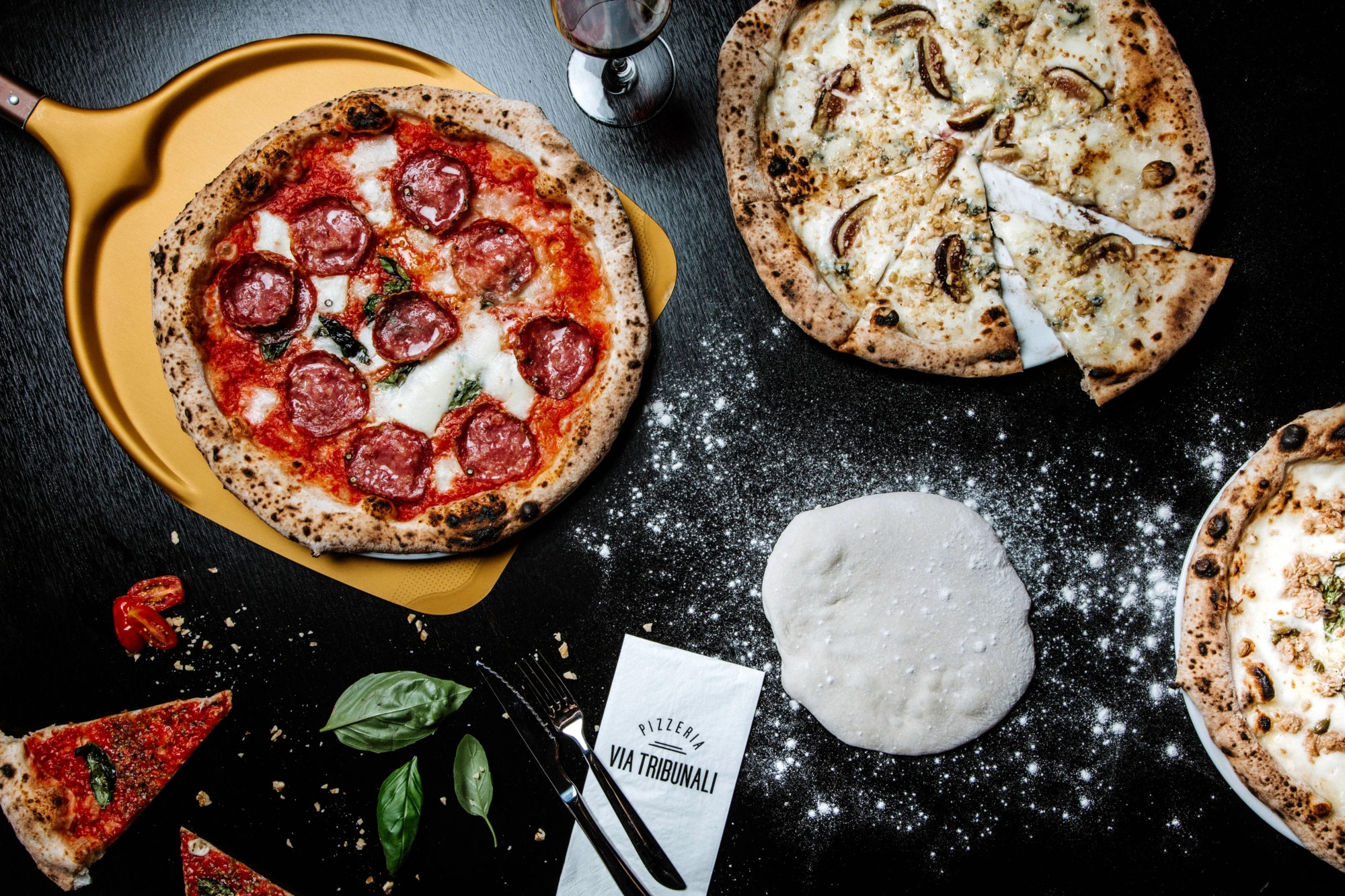 Turun parhaat pizzeriat Via Tribunali Aurajoen varressa