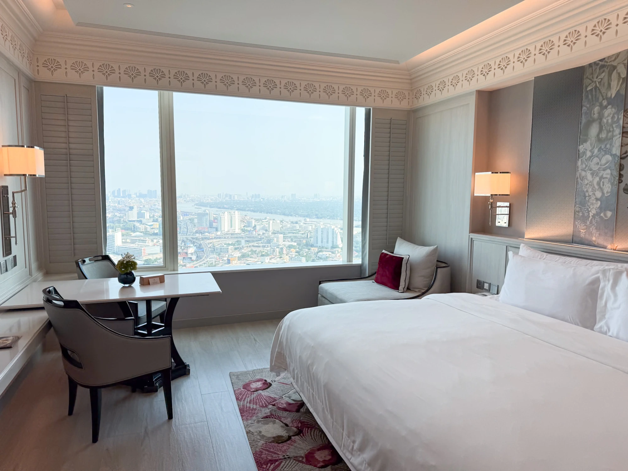 Lumphini Grand Central Bangkok hotelli tarjoaa luksusta